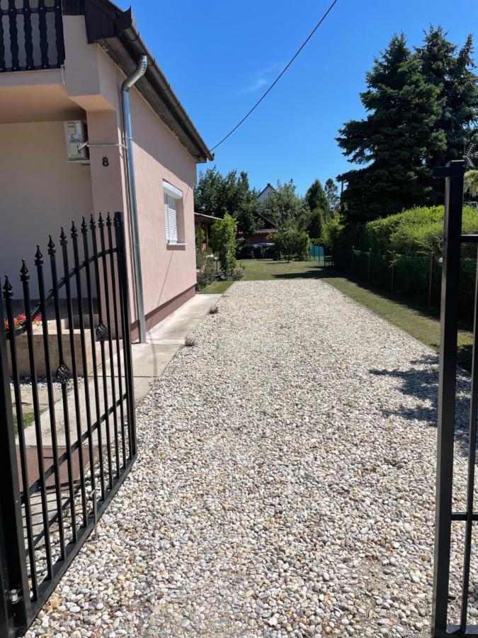 Betti Villa Balatonkeresztur Bagian luar foto