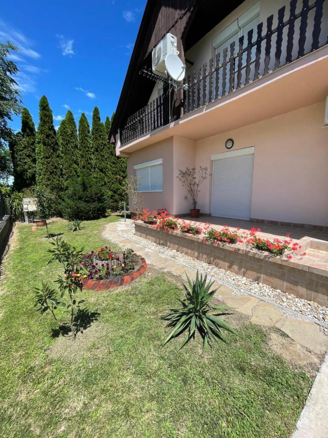 Betti Villa Balatonkeresztur Bagian luar foto
